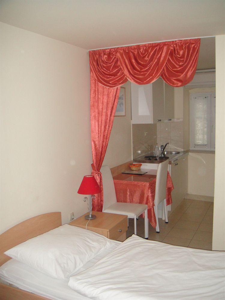 B&B Central Palace Heritage Split Extérieur photo