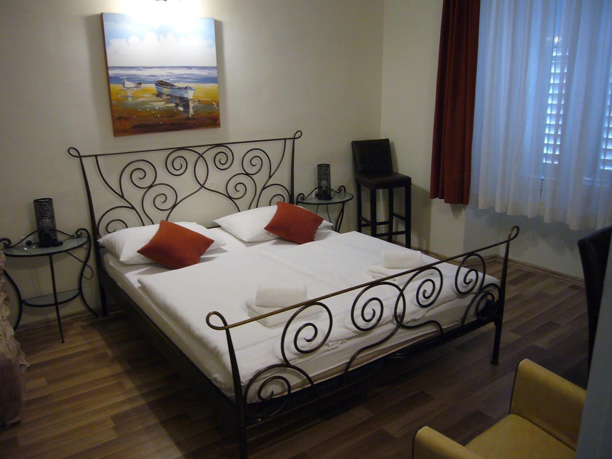 B&B Central Palace Heritage Split Extérieur photo